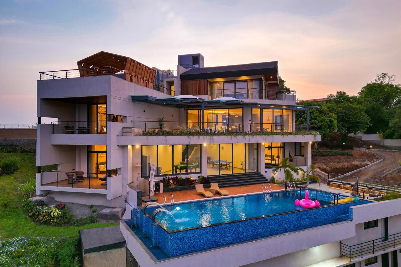 Pearl Lakeview Mansion By Stayvista - Lakeside Villa With Infinity Pool, Jacuzzi, In-House Theatre & Games Room イガットプリ エクステリア 写真