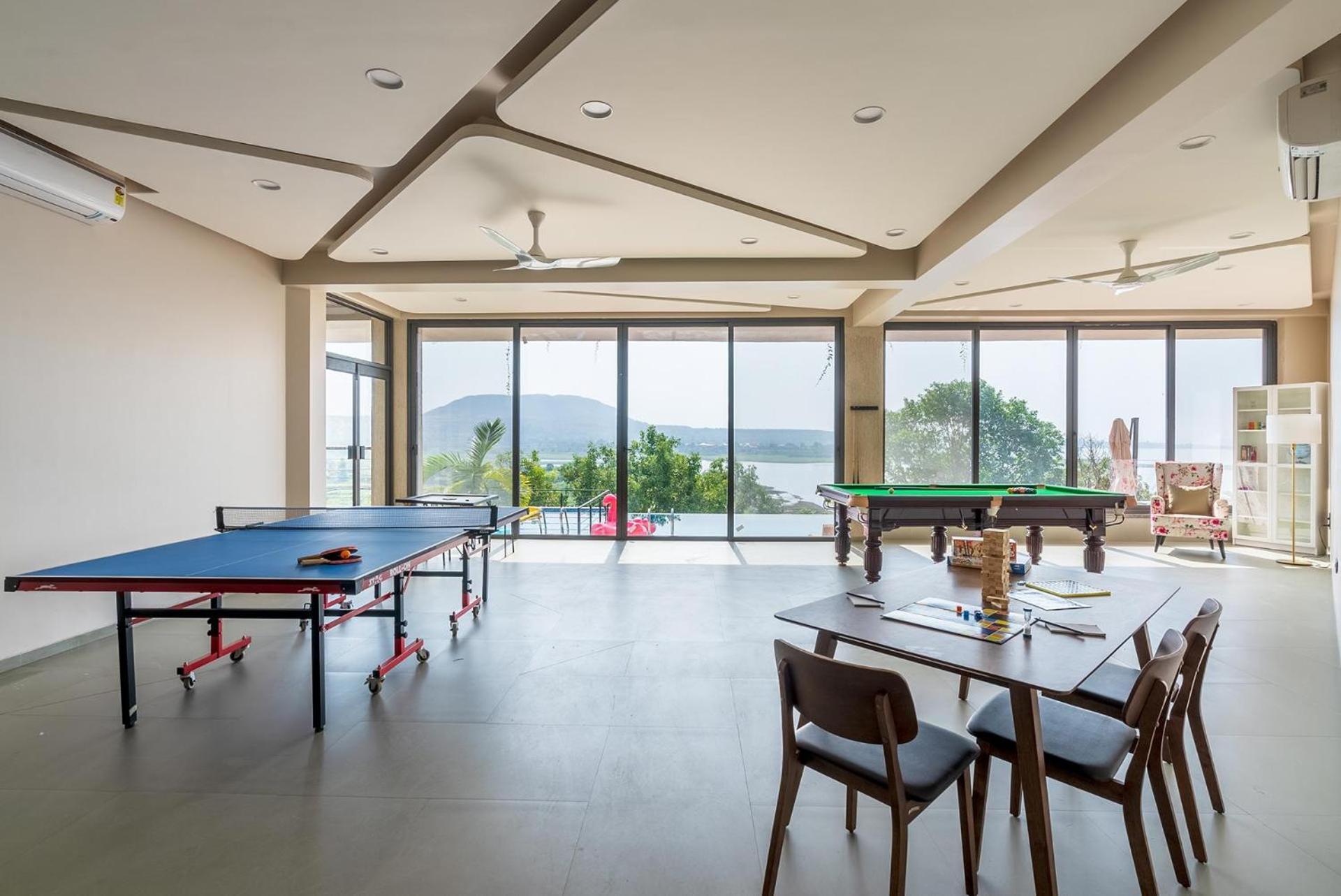 Pearl Lakeview Mansion By Stayvista - Lakeside Villa With Infinity Pool, Jacuzzi, In-House Theatre & Games Room イガットプリ エクステリア 写真